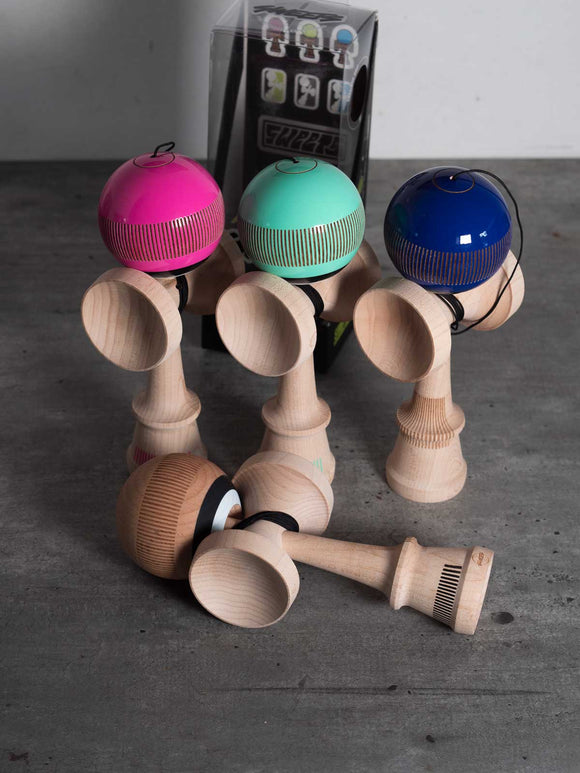 Kendama sweets kendamas france europe bilboquet freestyle tricks broken shape broken bones colors art wood bois erable matt sweets